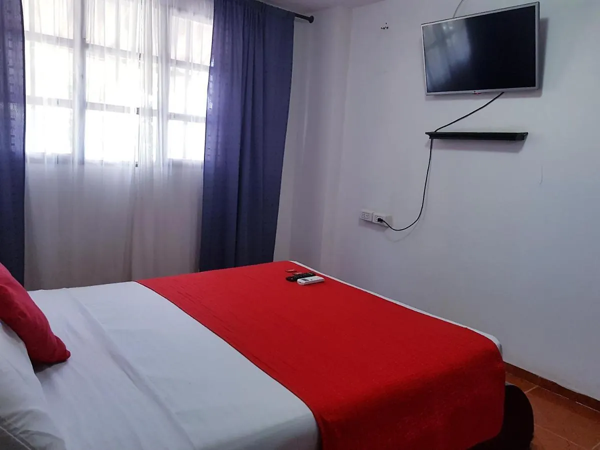 Hotel Media Luna Санта-Марта